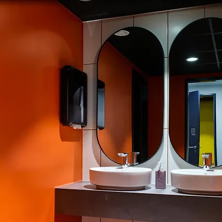 Ξενοδοχείο Tribe