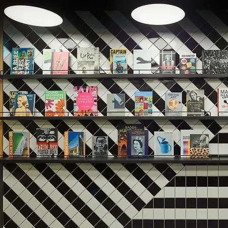 Ξενοδοχείο Tribe